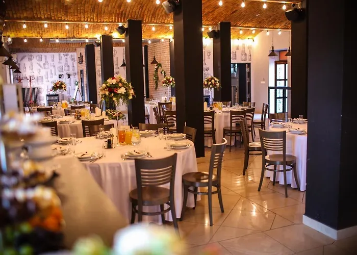 Goscinne U Klimosza מלון *